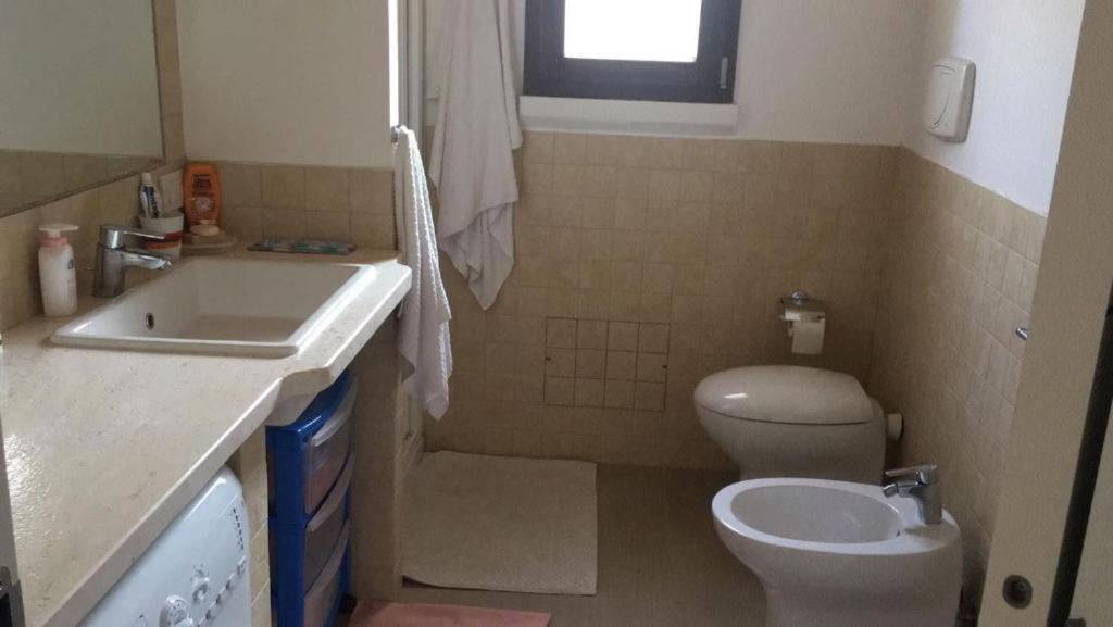 Trilocale con cortile Apartment Budoni Exterior foto